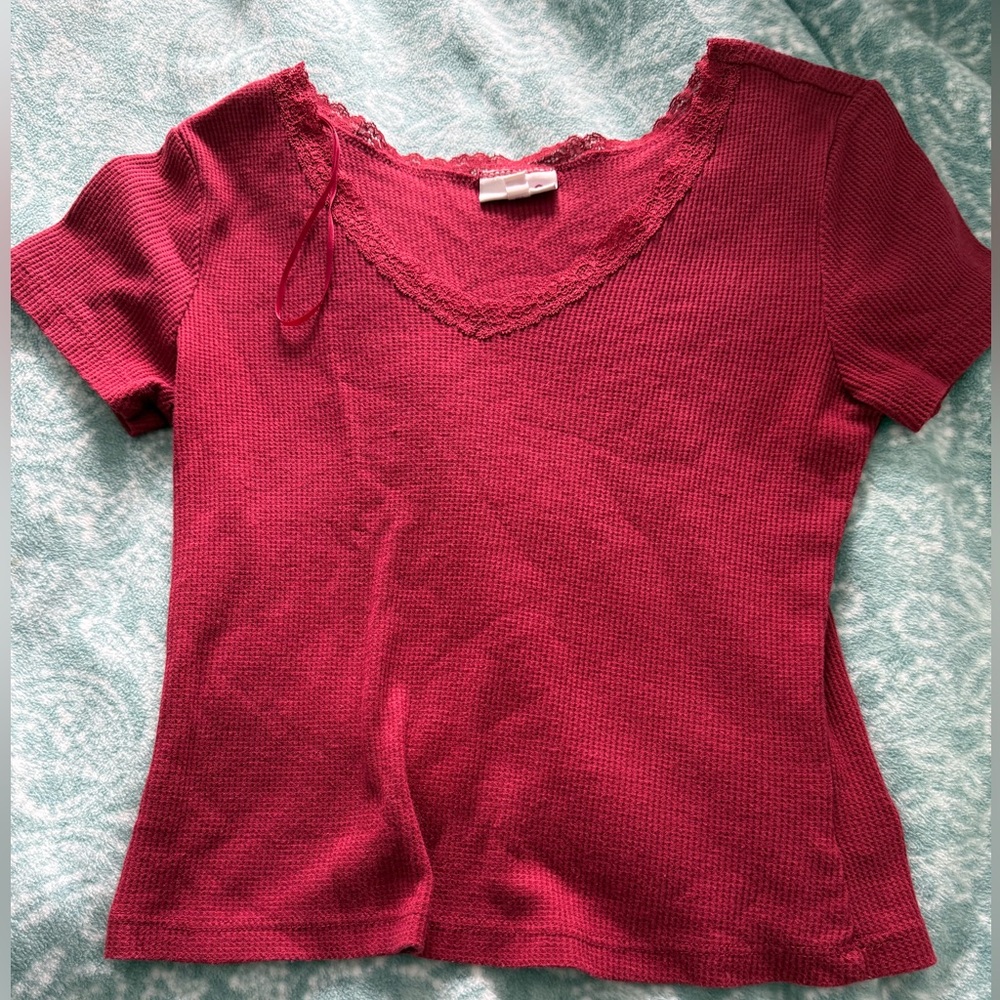SO Red Lace Neckline Fitted T-Shirt